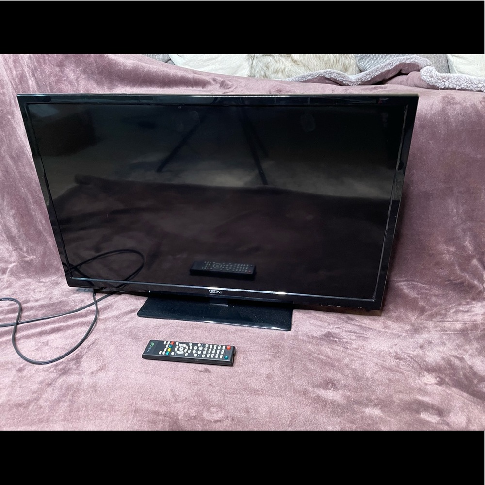 32” TV